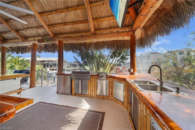 12234 Boat Shell DR, Matlacha Isles, FL 33991