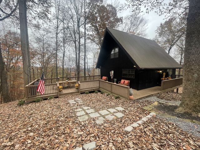 2029 Holly Creek Rd, Celina, TN 38551