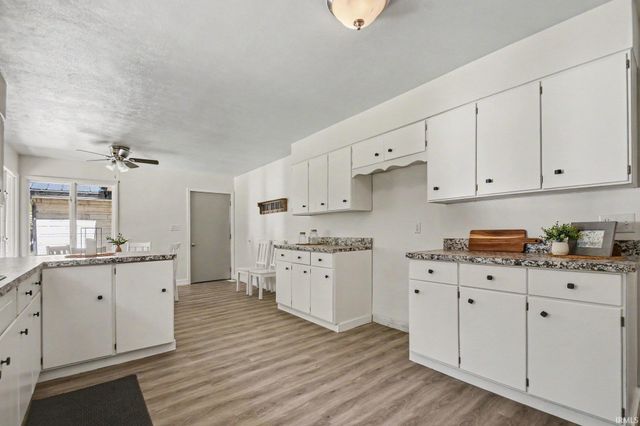 58475 Crumstown Highway, South Bend, IN 46619
