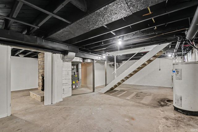 58475 Crumstown Highway, South Bend, IN 46619