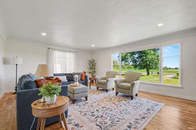 58475 Crumstown Highway, South Bend, IN 46619