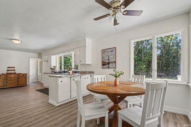 58475 Crumstown Highway, South Bend, IN 46619