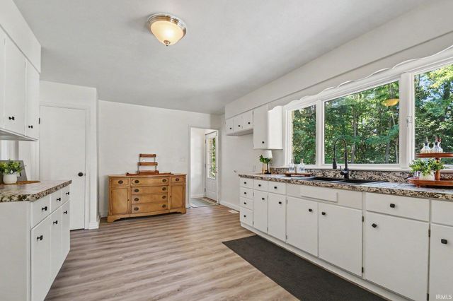 58475 Crumstown Highway, South Bend, IN 46619