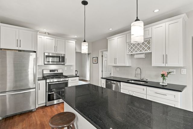 29 Upland St, Holbrook, MA 02343