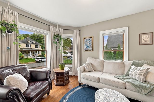 29 Upland St, Holbrook, MA 02343