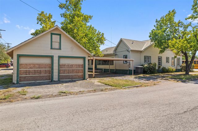 620 N Main ST, Taylor, TX 76574