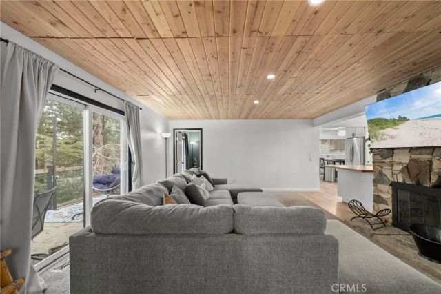 27638 Oak Knoll, Lake Arrowhead, CA 92352