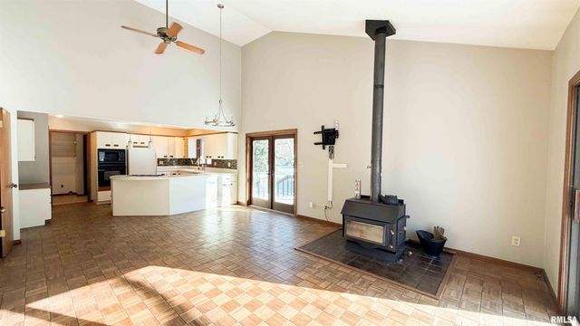 1318 W FEATHERWOOD Drive, Dunlap, IL 61525