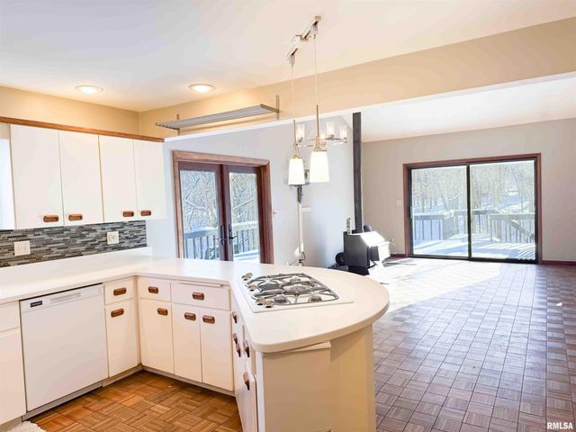 1318 W FEATHERWOOD Drive, Dunlap, IL 61525