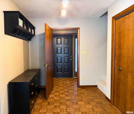 1318 W FEATHERWOOD Drive, Dunlap, IL 61525