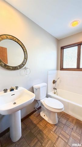 1318 W FEATHERWOOD Drive, Dunlap, IL 61525