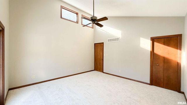 1318 W FEATHERWOOD Drive, Dunlap, IL 61525