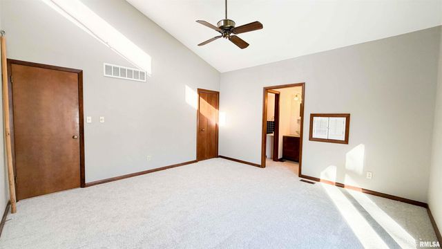 1318 W FEATHERWOOD Drive, Dunlap, IL 61525