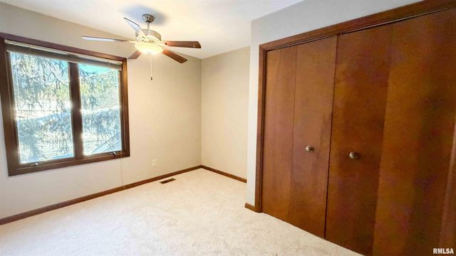 1318 W FEATHERWOOD Drive, Dunlap, IL 61525