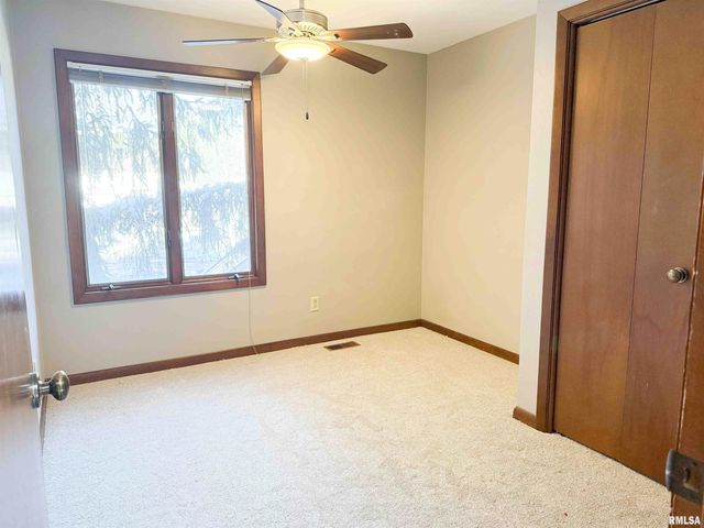 1318 W FEATHERWOOD Drive, Dunlap, IL 61525