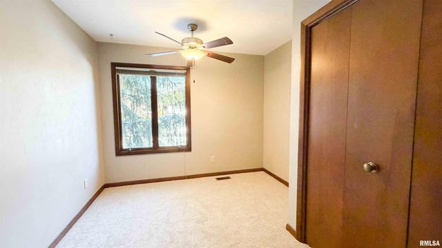 1318 W FEATHERWOOD Drive, Dunlap, IL 61525