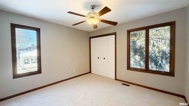 1318 W FEATHERWOOD Drive, Dunlap, IL 61525