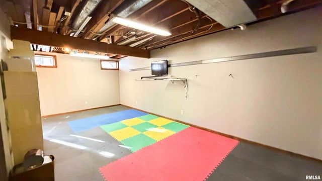 1318 W FEATHERWOOD Drive, Dunlap, IL 61525