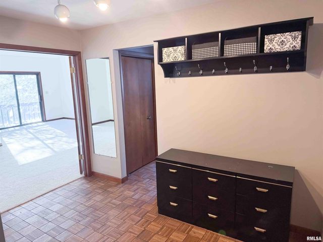 1318 W FEATHERWOOD Drive, Dunlap, IL 61525