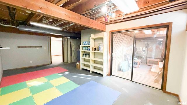 1318 W FEATHERWOOD Drive, Dunlap, IL 61525