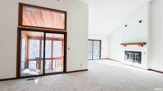 1318 W FEATHERWOOD Drive, Dunlap, IL 61525