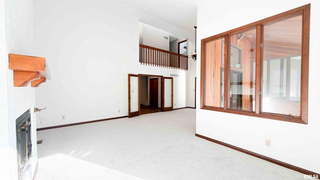 1318 W FEATHERWOOD Drive, Dunlap, IL 61525