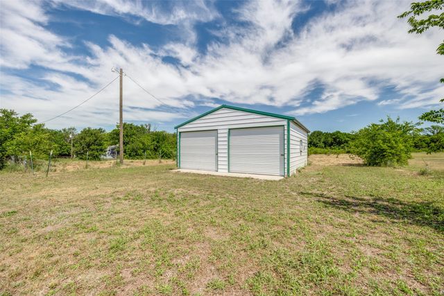 843 County Road 4900, Trenton, TX 75490