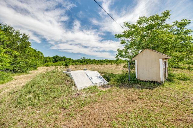 843 County Road 4900, Trenton, TX 75490