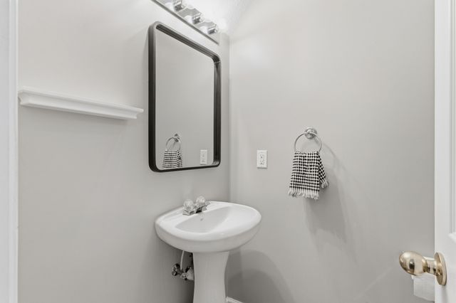 3215 Harpeth Springs Dr, Nashville, TN 37221