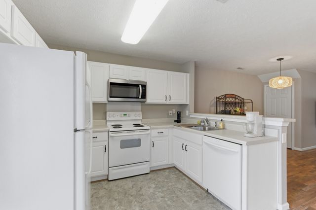 3215 Harpeth Springs Dr, Nashville, TN 37221