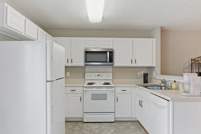 3215 Harpeth Springs Dr, Nashville, TN 37221