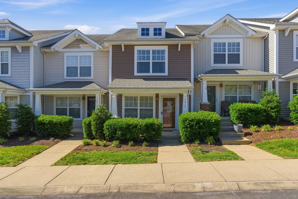 3215 Harpeth Springs Dr, Nashville, TN 37221