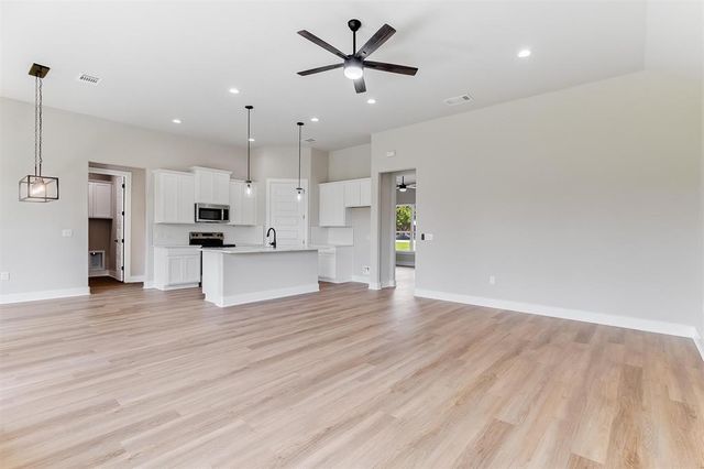 1251 Pecan Valley DR, Marble Falls, TX 78654