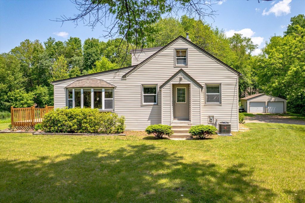 16957 E Lake Netta Drive NE, Ham Lake, MN 55304
