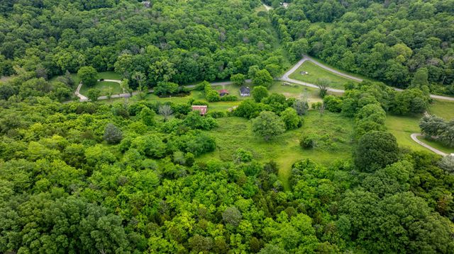 1495 Wolf Hill Rd, Bethpage, TN 37022