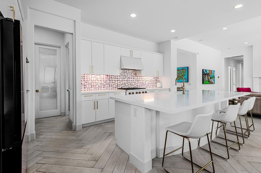 Image 12 of property listing at 1441 Amelia Way, Palm Springs, CA 92262