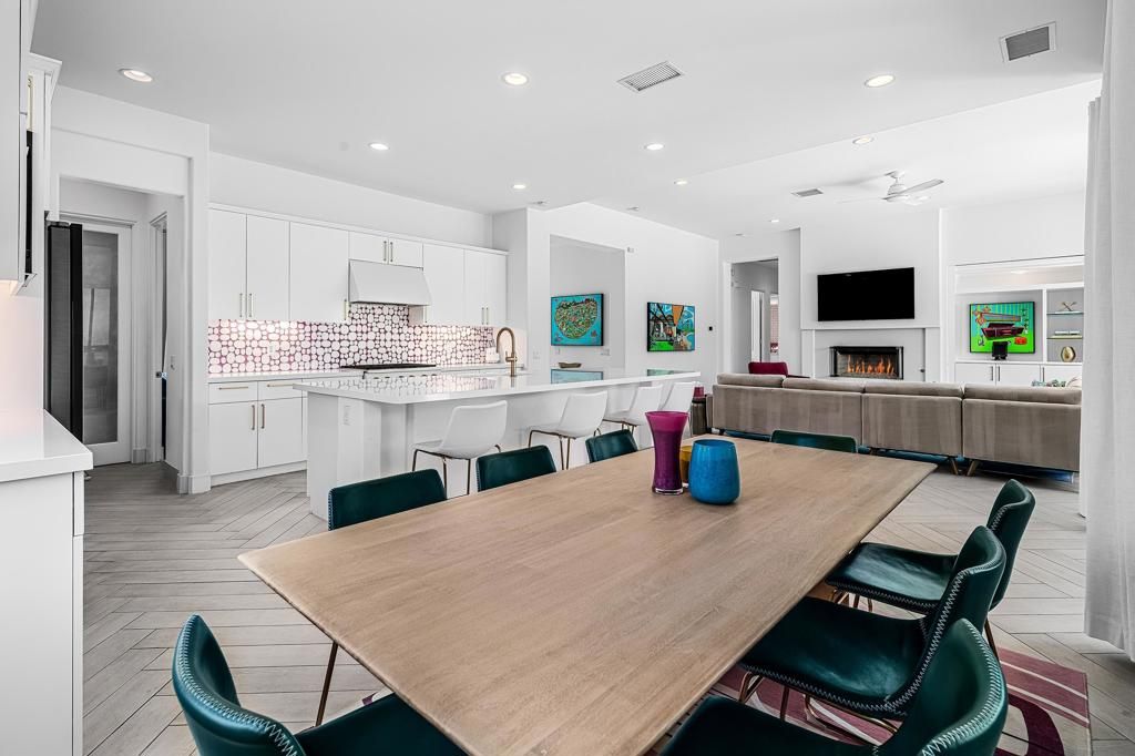 Image 2 of property listing at 1441 Amelia Way, Palm Springs, CA 92262