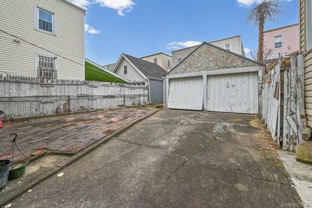 90-21 184th Place, Hollis, NY 11423