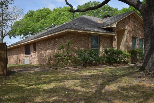 205 Pueblo Drive, Waxahachie, TX 75165