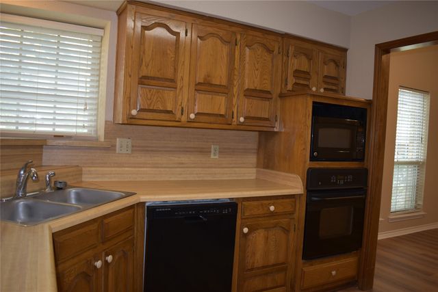 205 Pueblo Drive, Waxahachie, TX 75165