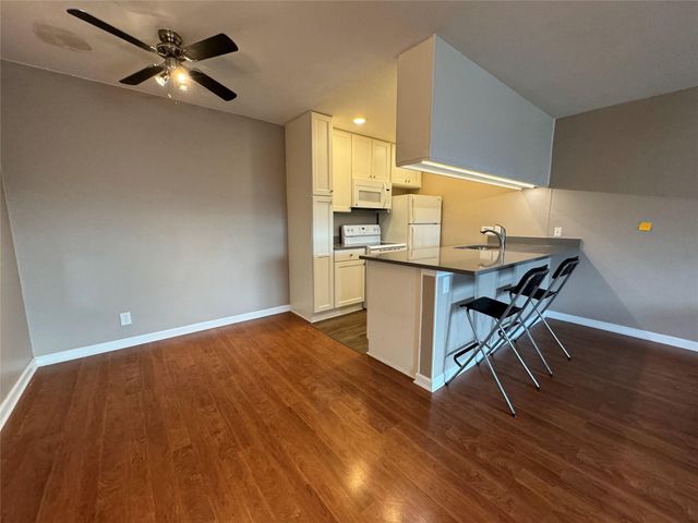 910 Duncan LN 43, Austin, TX 78705