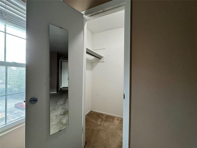 910 Duncan LN 43, Austin, TX 78705