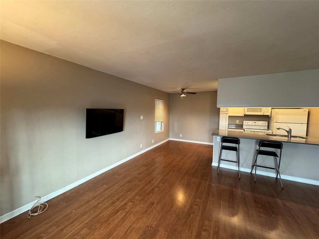 910 Duncan LN 43, Austin, TX 78705