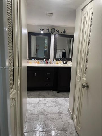 20100 W Country Club Dr 507, Aventura, FL 33180