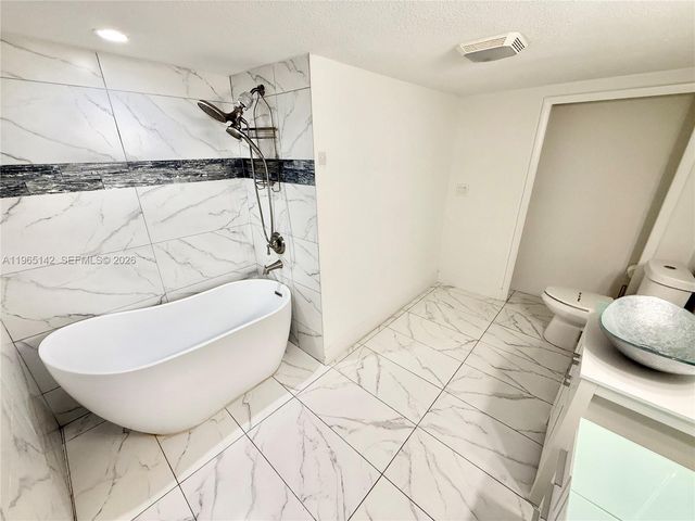 1621 SW 117th Ave, Davie, FL 33325