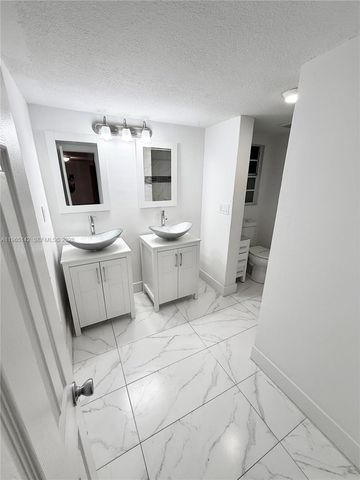 1621 SW 117th Ave, Davie, FL 33325