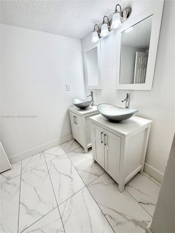 1621 SW 117th Ave, Davie, FL 33325