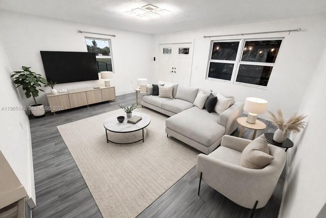 1621 SW 117th Ave, Davie, FL 33325