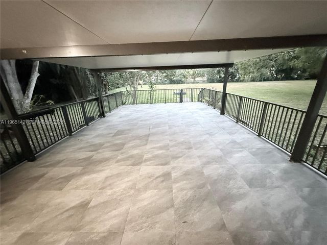 1621 SW 117th Ave, Davie, FL 33325