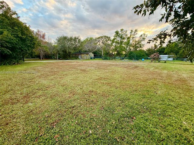 1621 SW 117th Ave, Davie, FL 33325